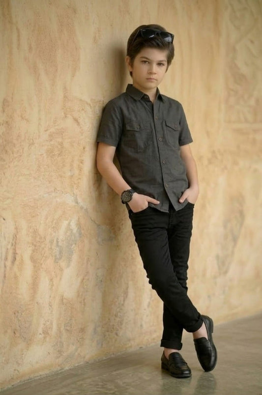 Charcoal Dual-Pocket Button-Up